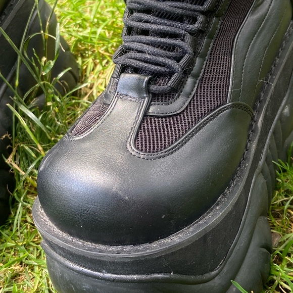 Demonias size 8 - Picture 3 of 3